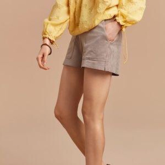 Aritzia Wilfred Suede Bossier Shorts Size S - Picture 2 of 8